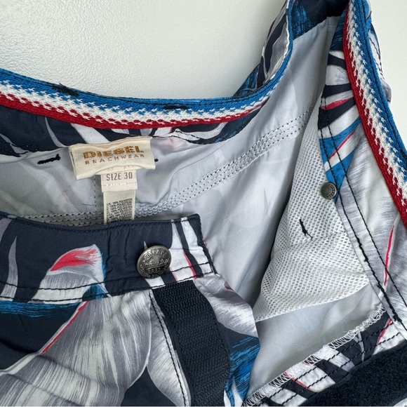 Diesel - Palm Tree Short - Picture 7 of 10